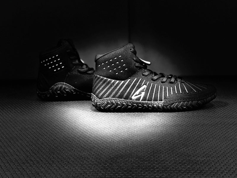 Escape V1  (Midnight Black/Moonlight white)