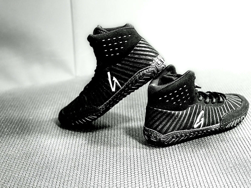 Escape V1  (Midnight Black/Moonlight white)
